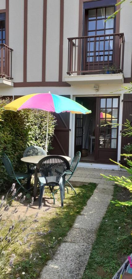 Triplex Avec Jardinet - Wifi - A 400M De La Plage Courseulles-sur-Mer Ngoại thất bức ảnh