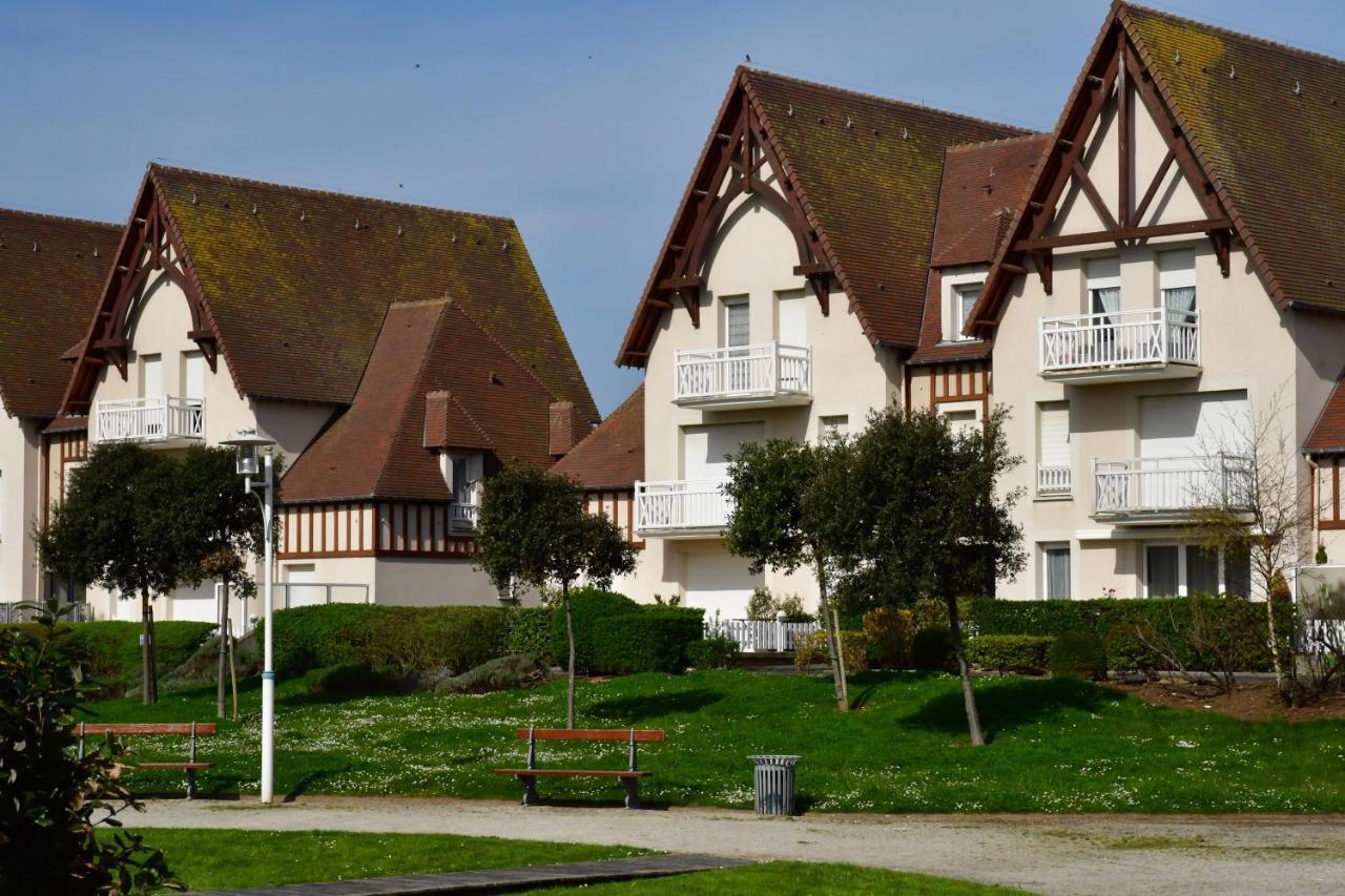 Triplex Avec Jardinet - Wifi - A 400M De La Plage Courseulles-sur-Mer Ngoại thất bức ảnh